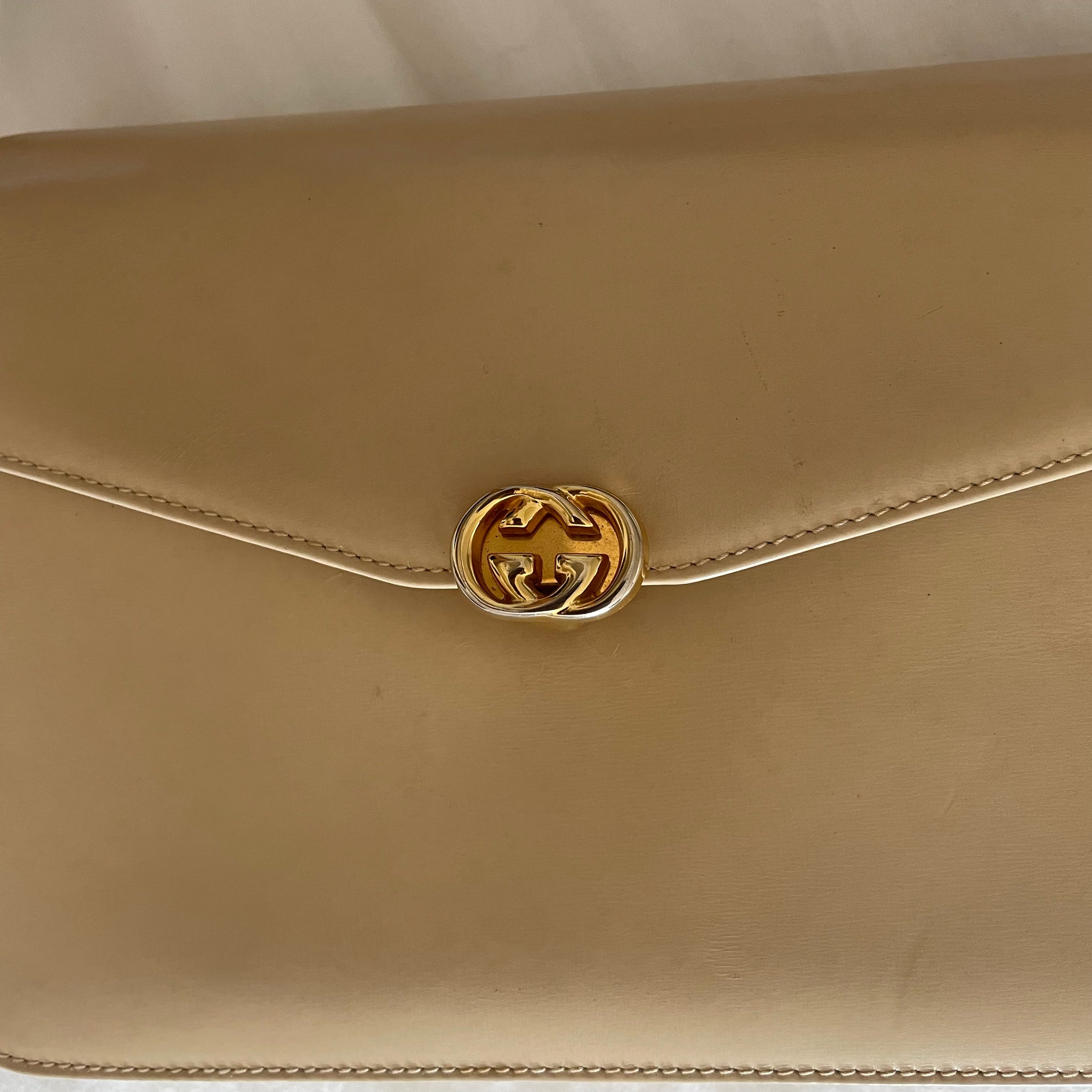 Authentic Gucci Creme Leather Gold GG Shoulder Bag
