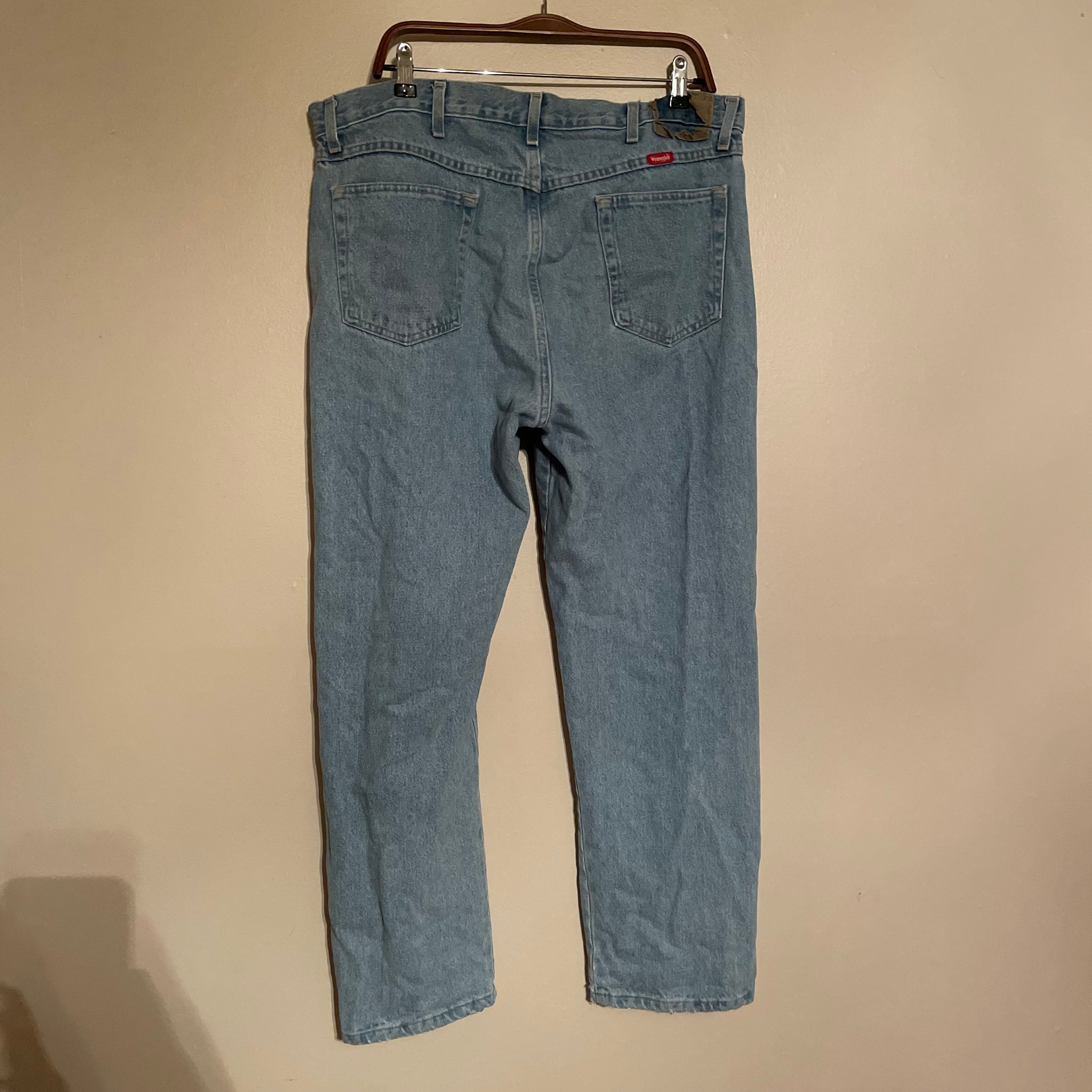 Mid-Rise Light Wash Vintage Boyfriend Wrangler Jeans (M/L)