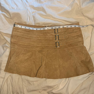 ‘Gia’ Suede Buckle Pleated Mini Skirt (M) - Shop Vanilla Vintage