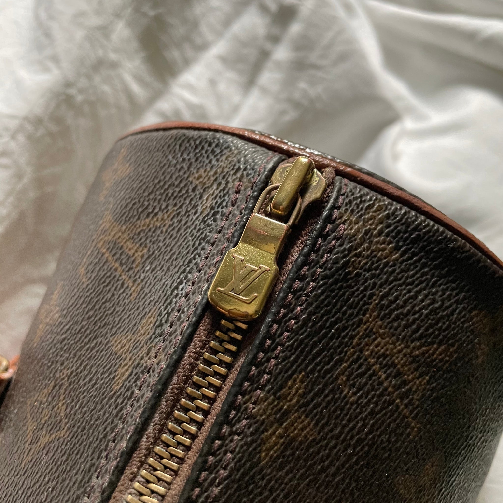 refurbished louis vuitton handbags