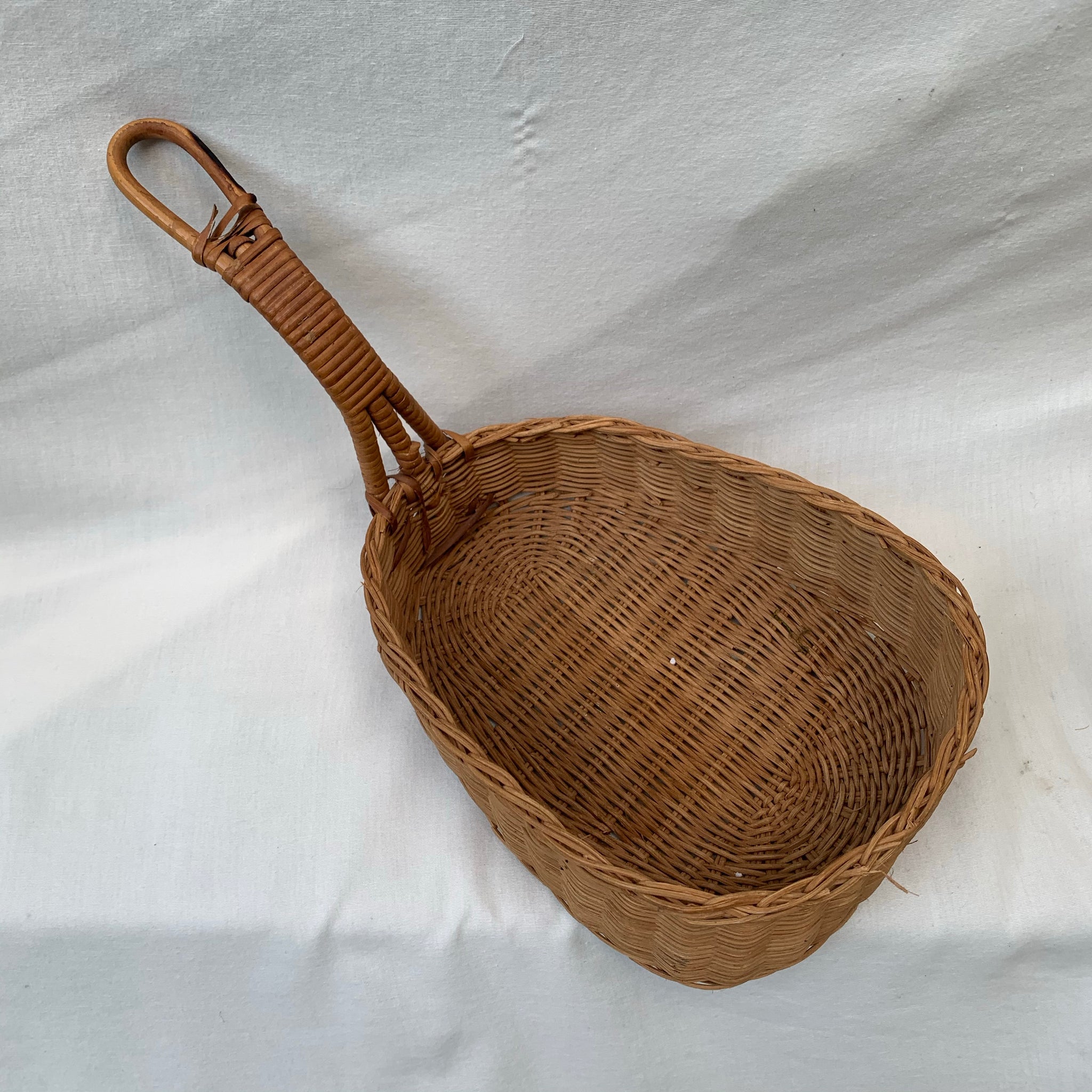 Vintage Rattan Basket W/ Handle - Shop Vanilla Vintage