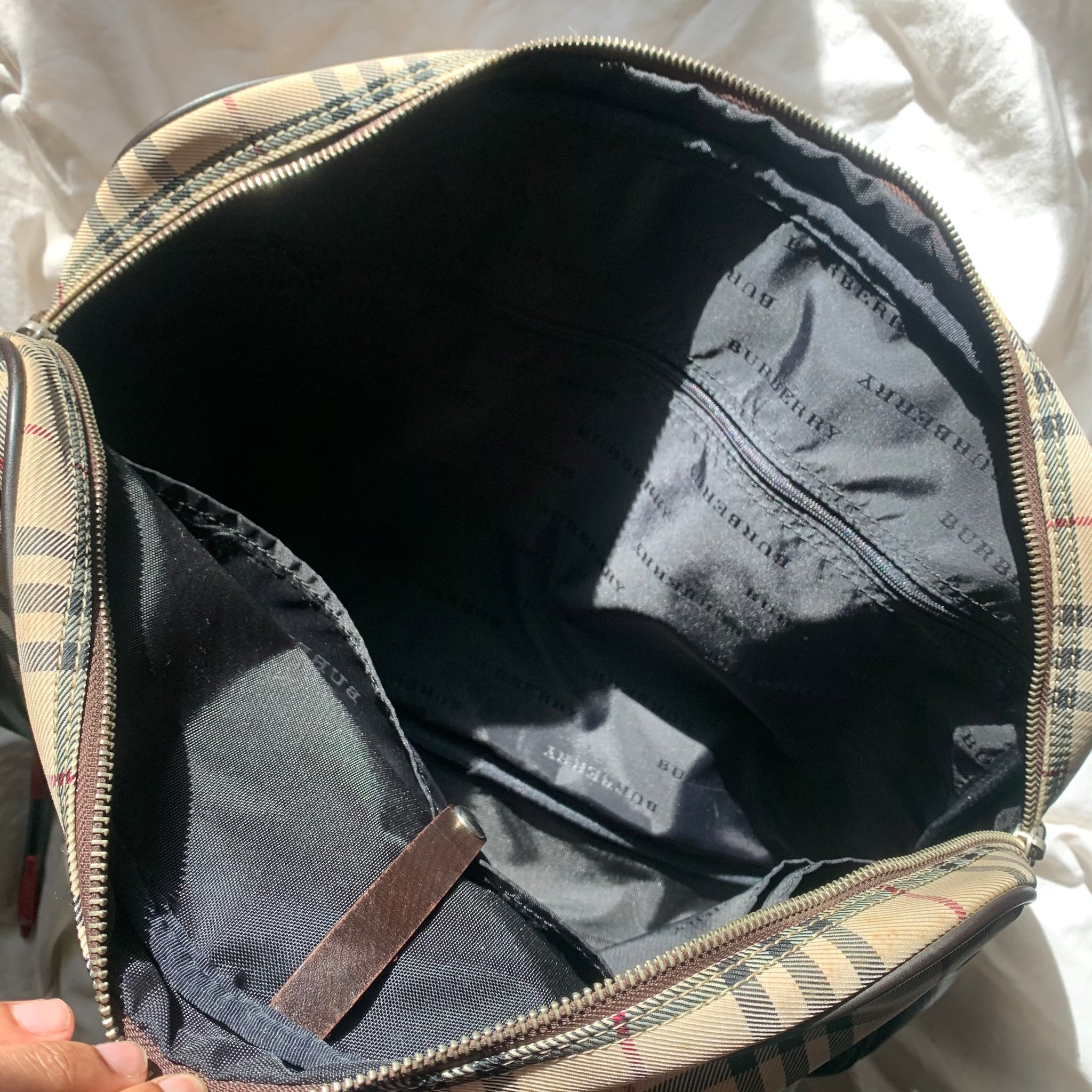 vintage authentic BURBERRY travel / gym computer bag w/shoulder strap NOVA  CHECK
