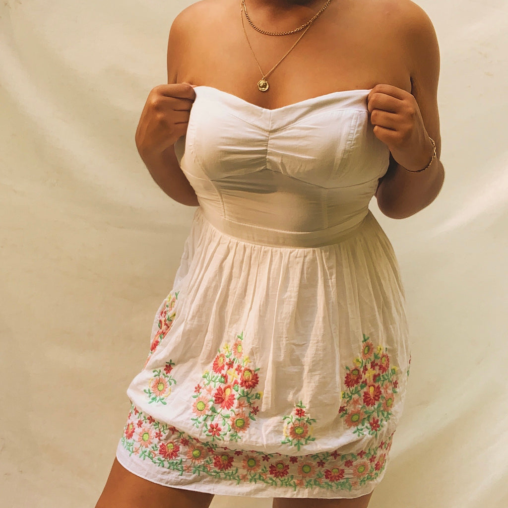 ‘Shelly’ Floral Embroidered Strapless Dress (S/M) - Shop Vanilla Vintage